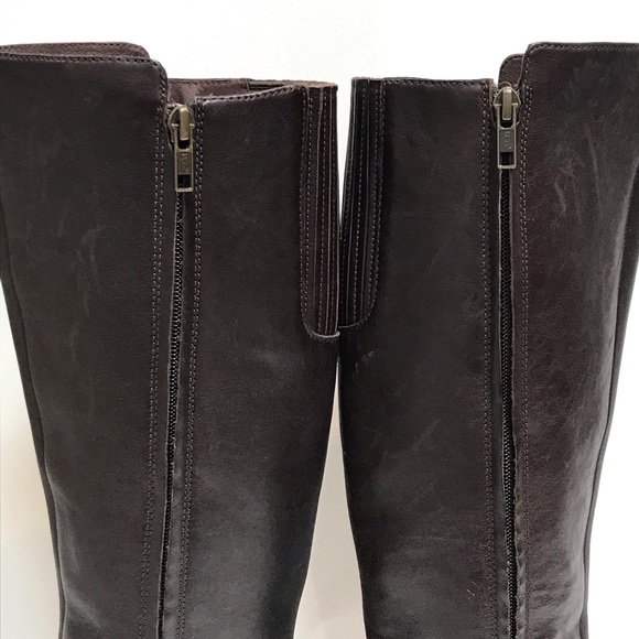 UGG Leather Boots - Picture 11 of 16